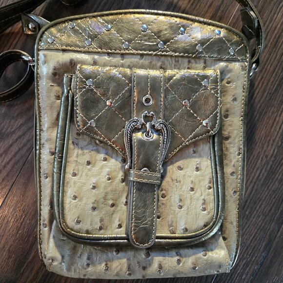 MC/MARK CHANTAL Faux Leather Ostrich Pattern Triple Compartment Crossbody NWOT - Picture 7 of 12